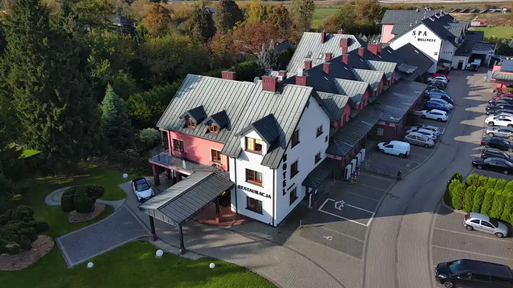 Zdjęcie z drona hotelu Artis w Zamościu